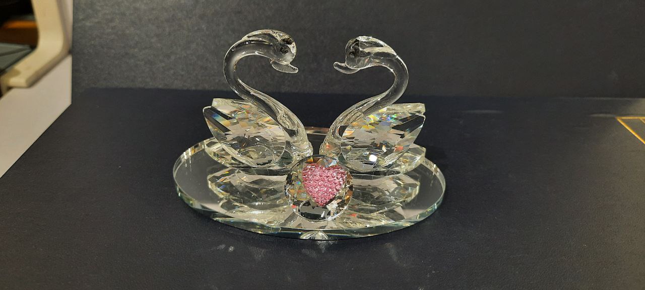 تصویر قو عاشق کریستالی 