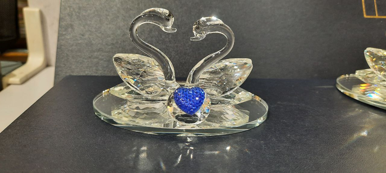 تصویر قو عاشق کریستالی 